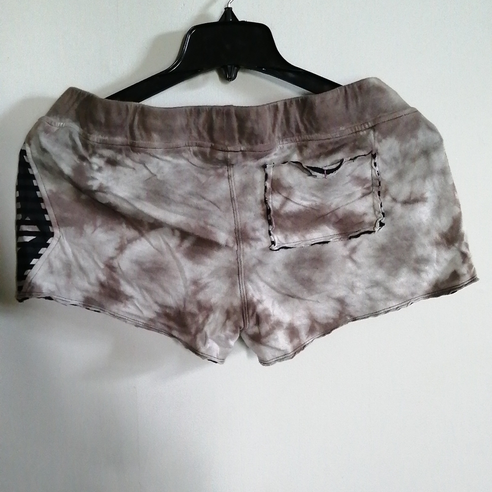 Volcom shorts - Picture 3 of 8